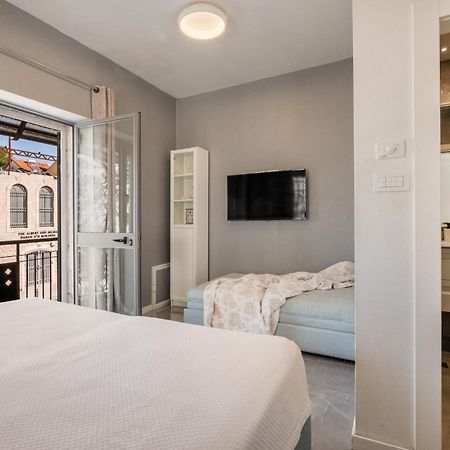 Dinning Room, Bedroom And Balcony Jeruzalem Buitenkant foto