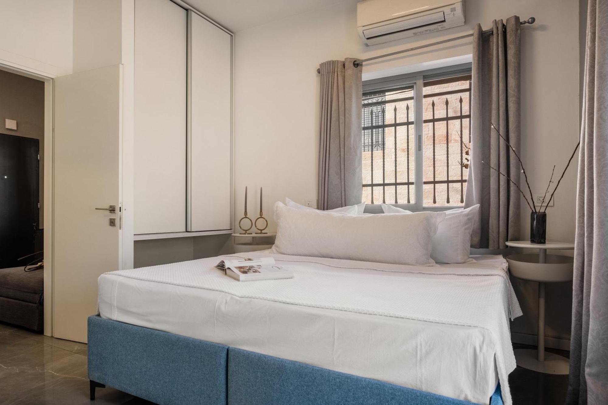 Dinning Room, Bedroom And Balcony Jeruzalem Buitenkant foto