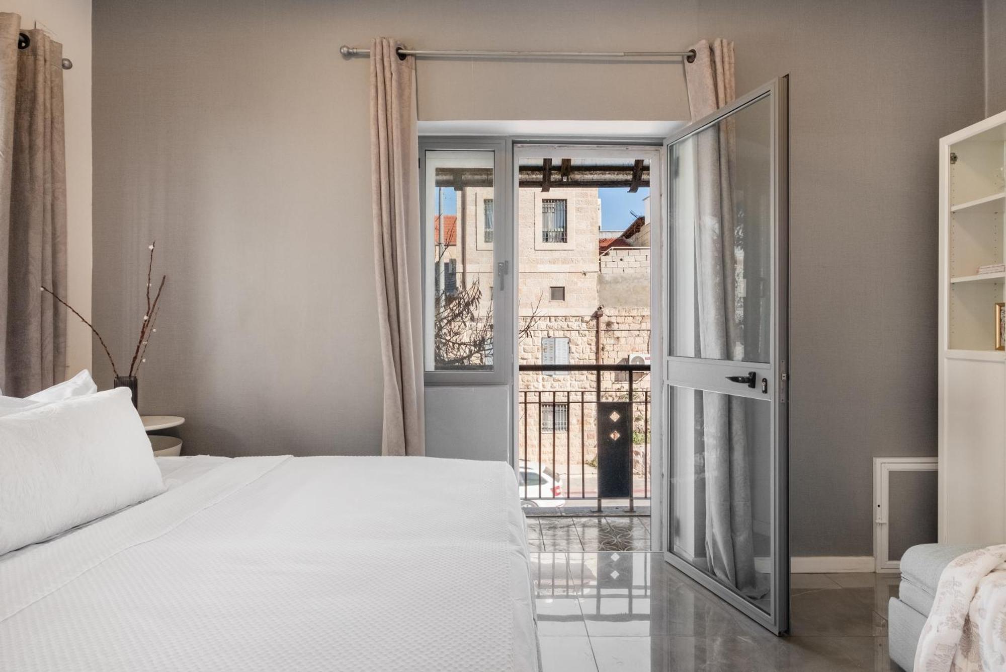 Dinning Room, Bedroom And Balcony Jeruzalem Buitenkant foto