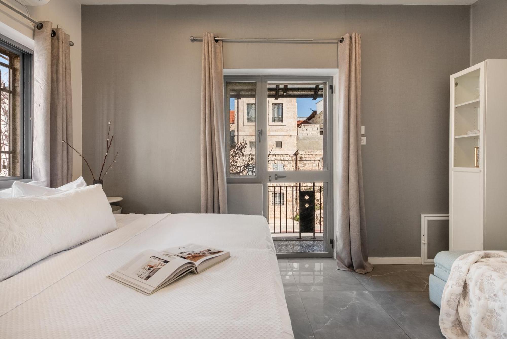 Dinning Room, Bedroom And Balcony Jeruzalem Buitenkant foto