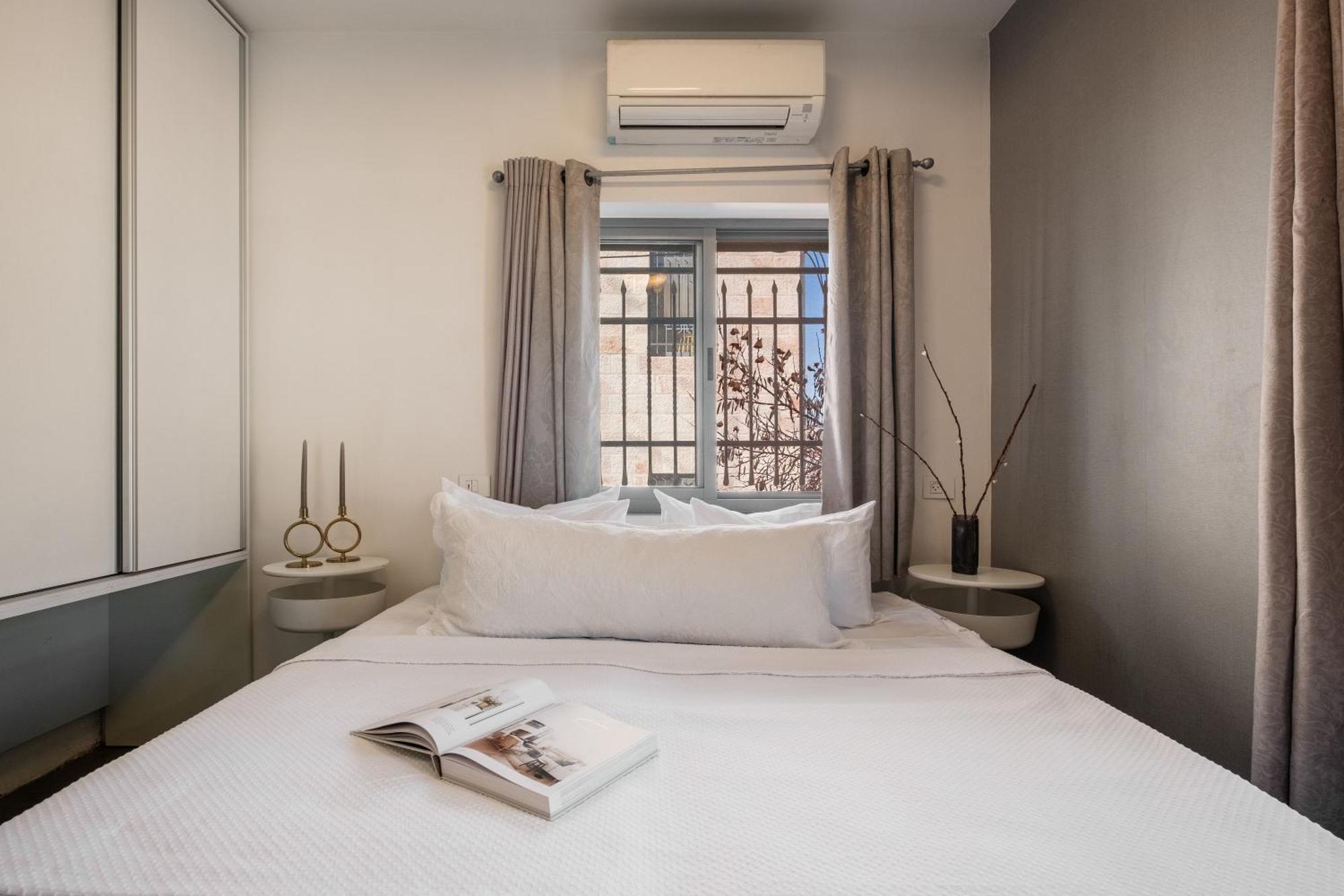 Dinning Room, Bedroom And Balcony Jeruzalem Buitenkant foto
